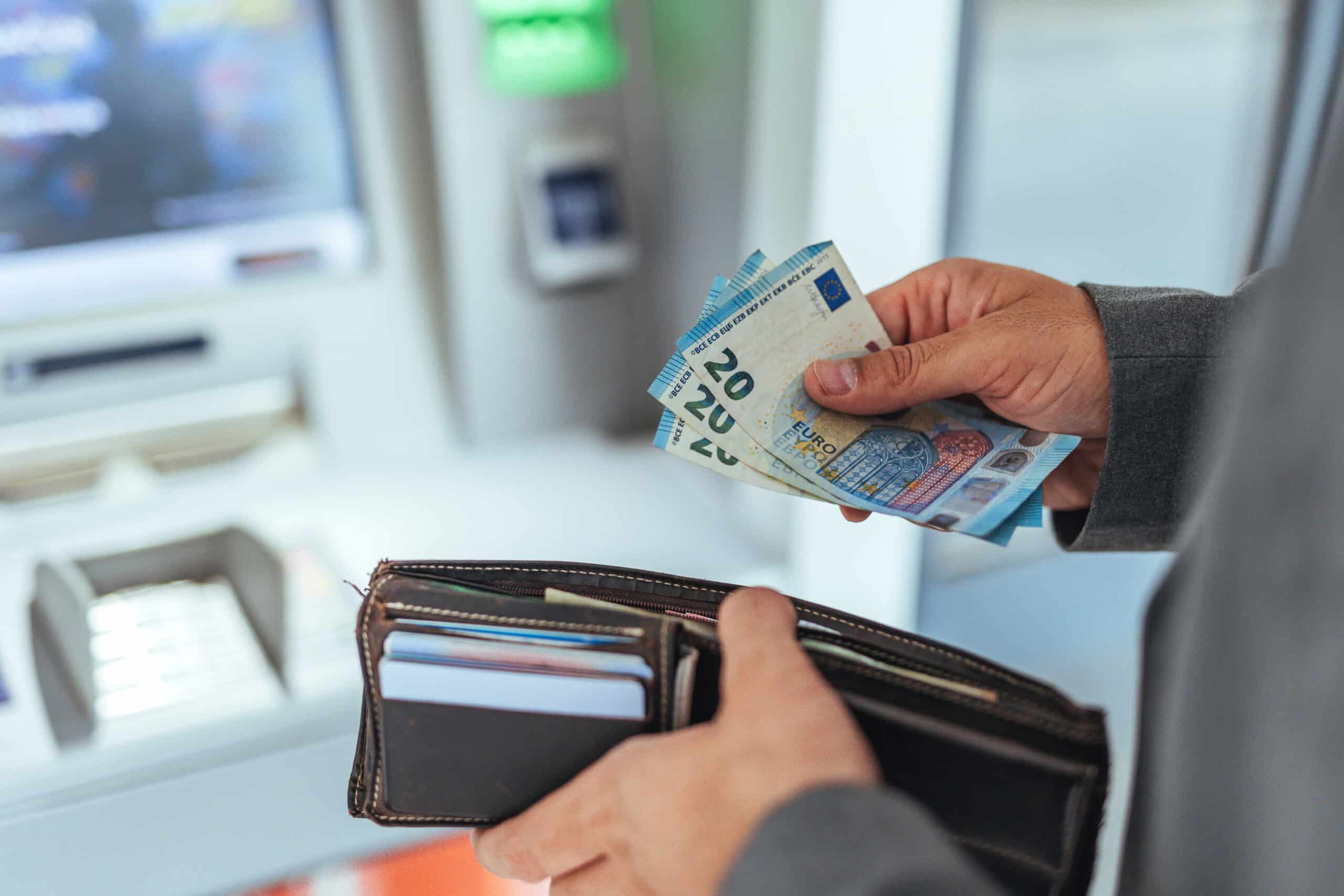 Nuovo limite massimo di 1500 euro per i prelievi presso gli sportelli automatici